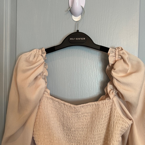 ASTR The Label Puff Sleeve Square Neck Top Sz M Blush Smocked Coquette Romantic - Picture 10 of 16